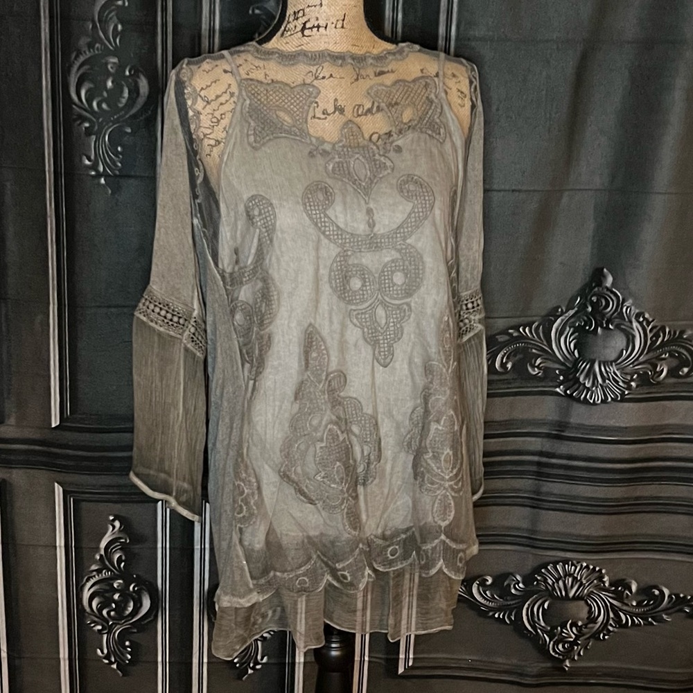 Made In Italy Lacey Blouse